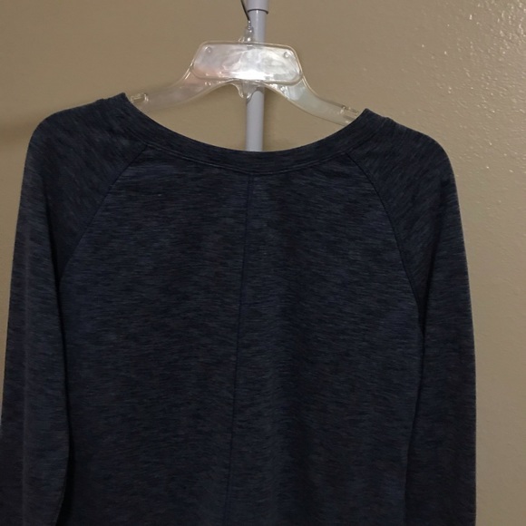 Women’s Under Armour Cropped Crewneck! - Picture 6 of 6